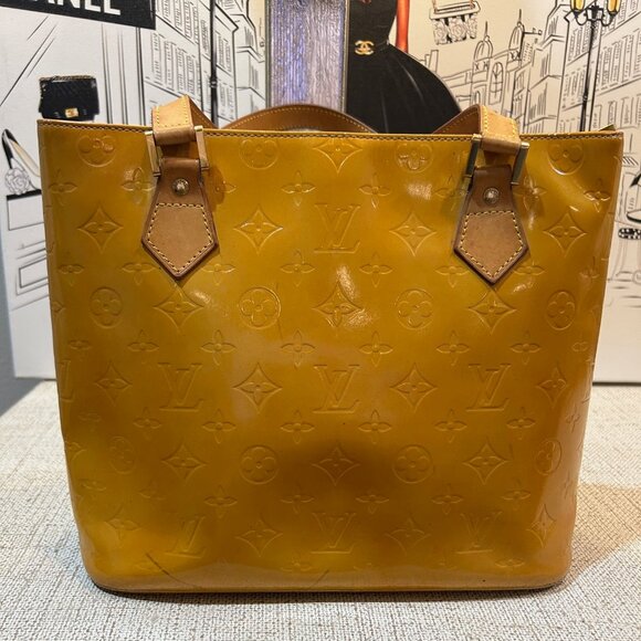 Louis Vuitton Vernis Houston in Noisette - Picture 2 of 12